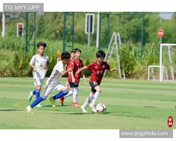 足球明星小奶狗的成长之路与场上风采的完美结合